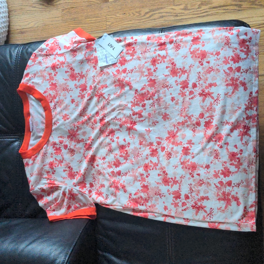 NWT L LuLaRoe Liv Tee